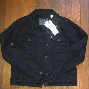 Levi’s fitted black jean jacket
